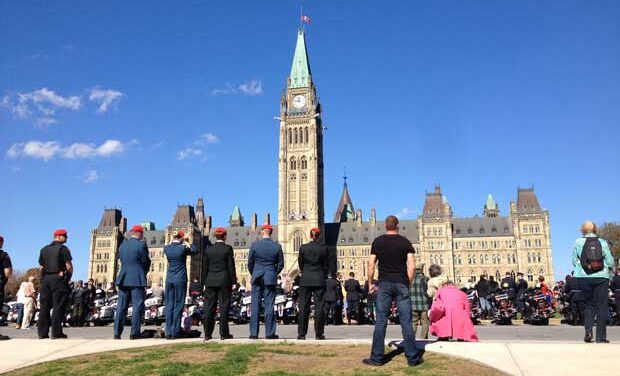 Police and peace officers honoured in Ottawa memorial