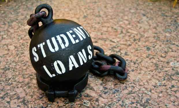 Canadian students demanding lower tuition
