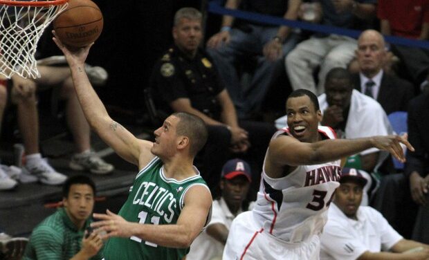 Jason Collins makes NBA history