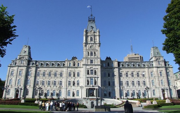 800px-Québec_-_Hôtel_du_Parlement_3