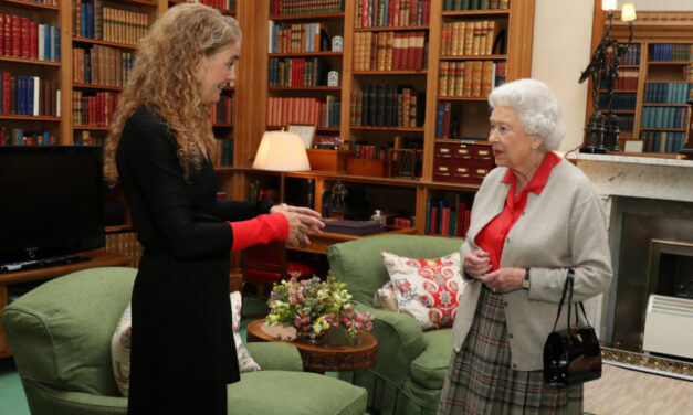 Julie Payette sworn in as Canada’s 29th Governor General