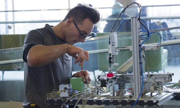 Love of technology keeps Mechatronics students on track for Skills Ontario