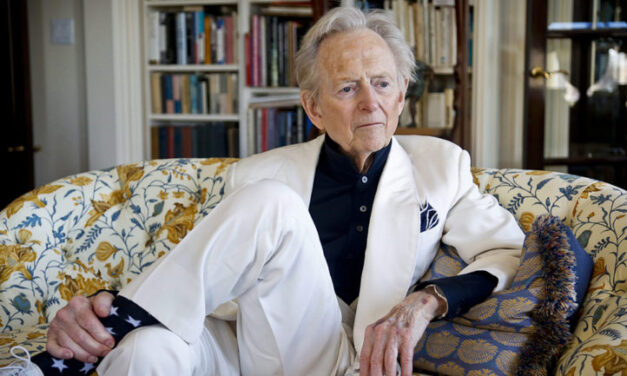 Tom Wolfe, famed journalist and author, dead at 88