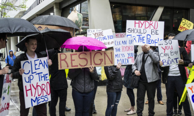 Ford campaign holds rally against Hydro One