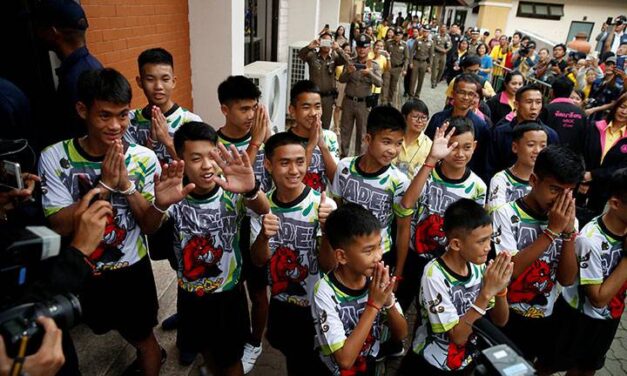 Thai boys ‘tried to dig their way out’ of cave