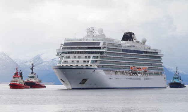15 Canadians aboard stranded Norway Cruise ship, one injured