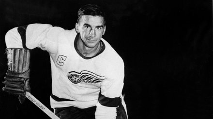 Tributes pour in for Red Wings legend Ted Lindsay