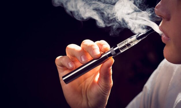 Ontario set to ban vaping flavoured products from being sold in convenience store