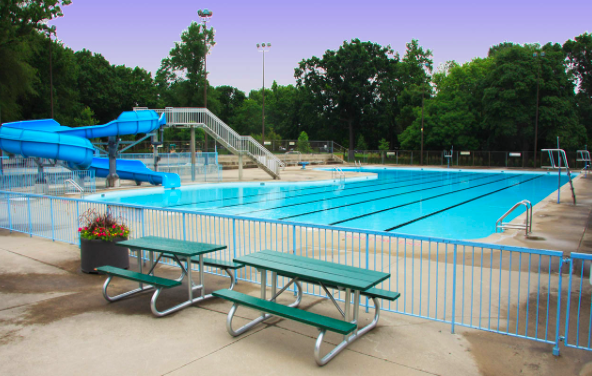 Toronto reopens outdoor swimming pools