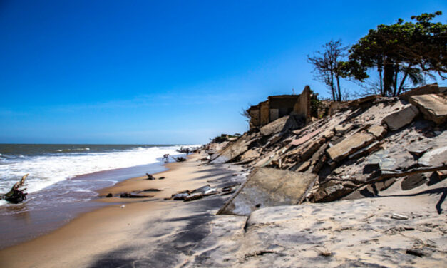 Brazilian beach resort disappears 
as the Atlantic Ocean advances