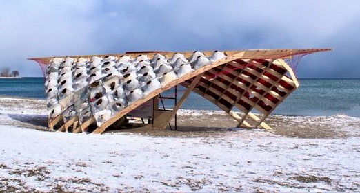 S’winter Station by Ryerson University’s Department of Architectural Science involved Evan Fernandes, Kelvin Hoang, Alexandra Winslow, Justin Lieberman and Ariel Weiss, and were lead by Associate Professor Vincent Hui. The pavilion embraces and mitigates local wind, snow and sun conditions.