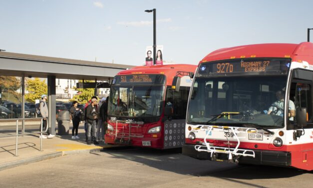 Toronto mayoral candidates John Tory and Gil Peñalosa criticized over transit