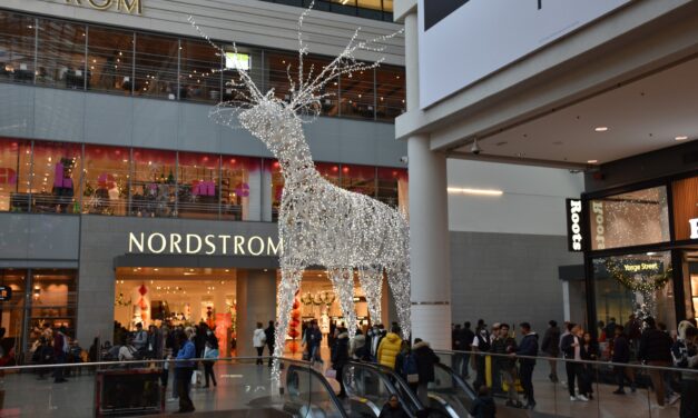 Spirit of Christmas shopping returns
to Toronto
