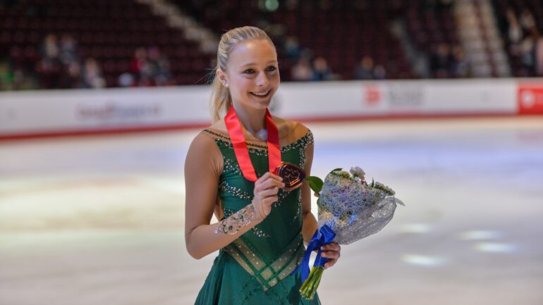 Figure skater Fiona Bombardier took bronze in her first senior nationals in Oshawa, Jan. 17, 2023.