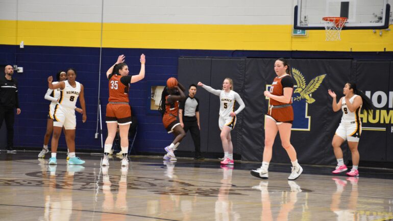 The Hawks' defence forced the Mohawk Mountaineers to a turnover in a matchup at home on Wednesday, Feb 7.